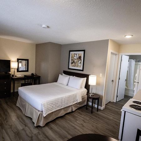 Siesta Suites Kelowna Dış mekan fotoğraf