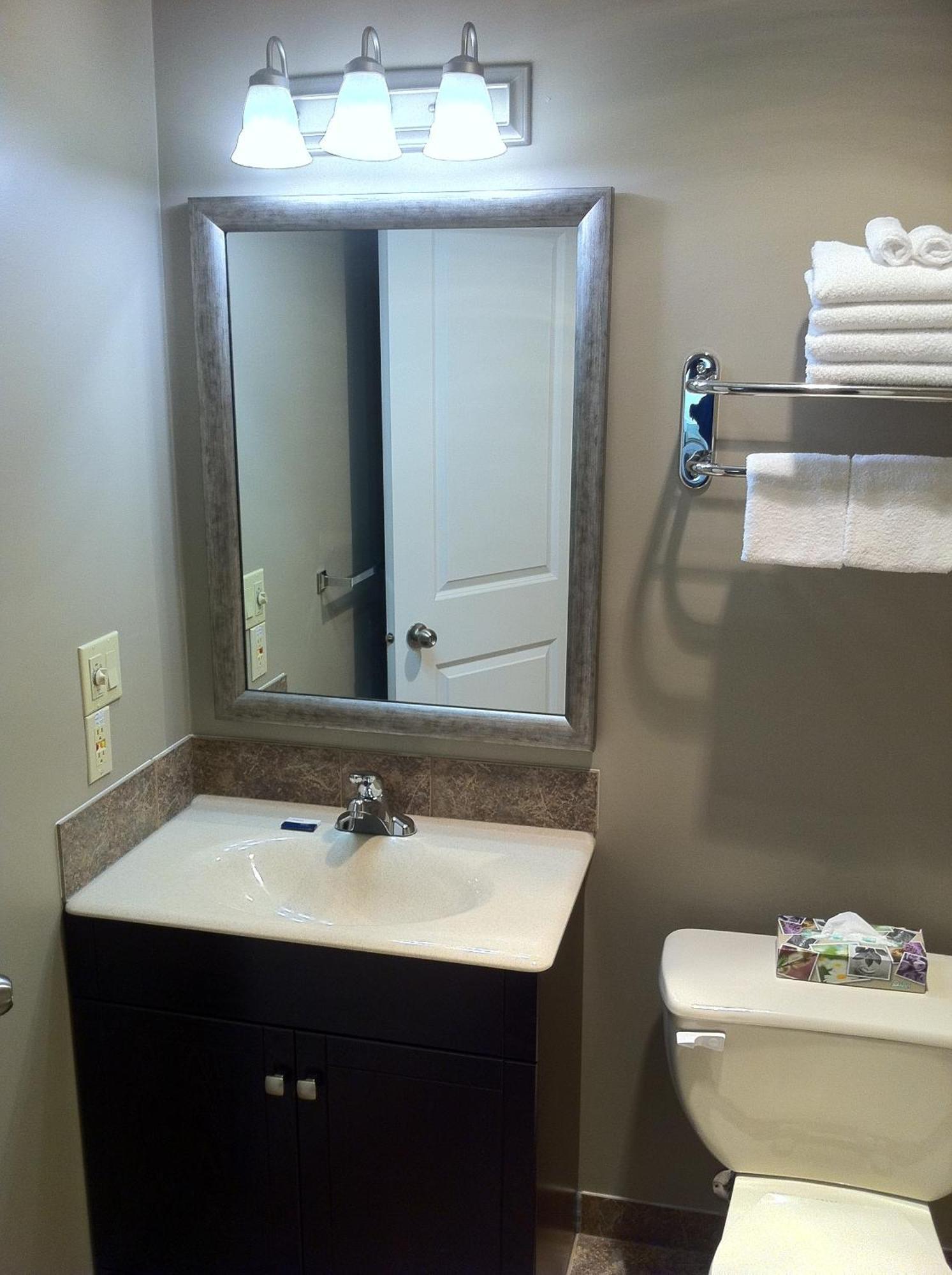 Siesta Suites Kelowna Dış mekan fotoğraf