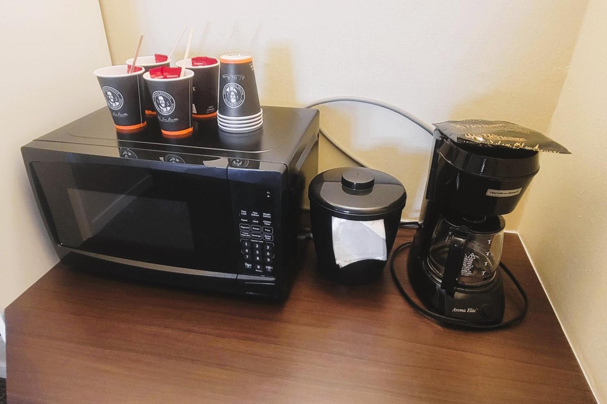 Siesta Suites Kelowna Dış mekan fotoğraf