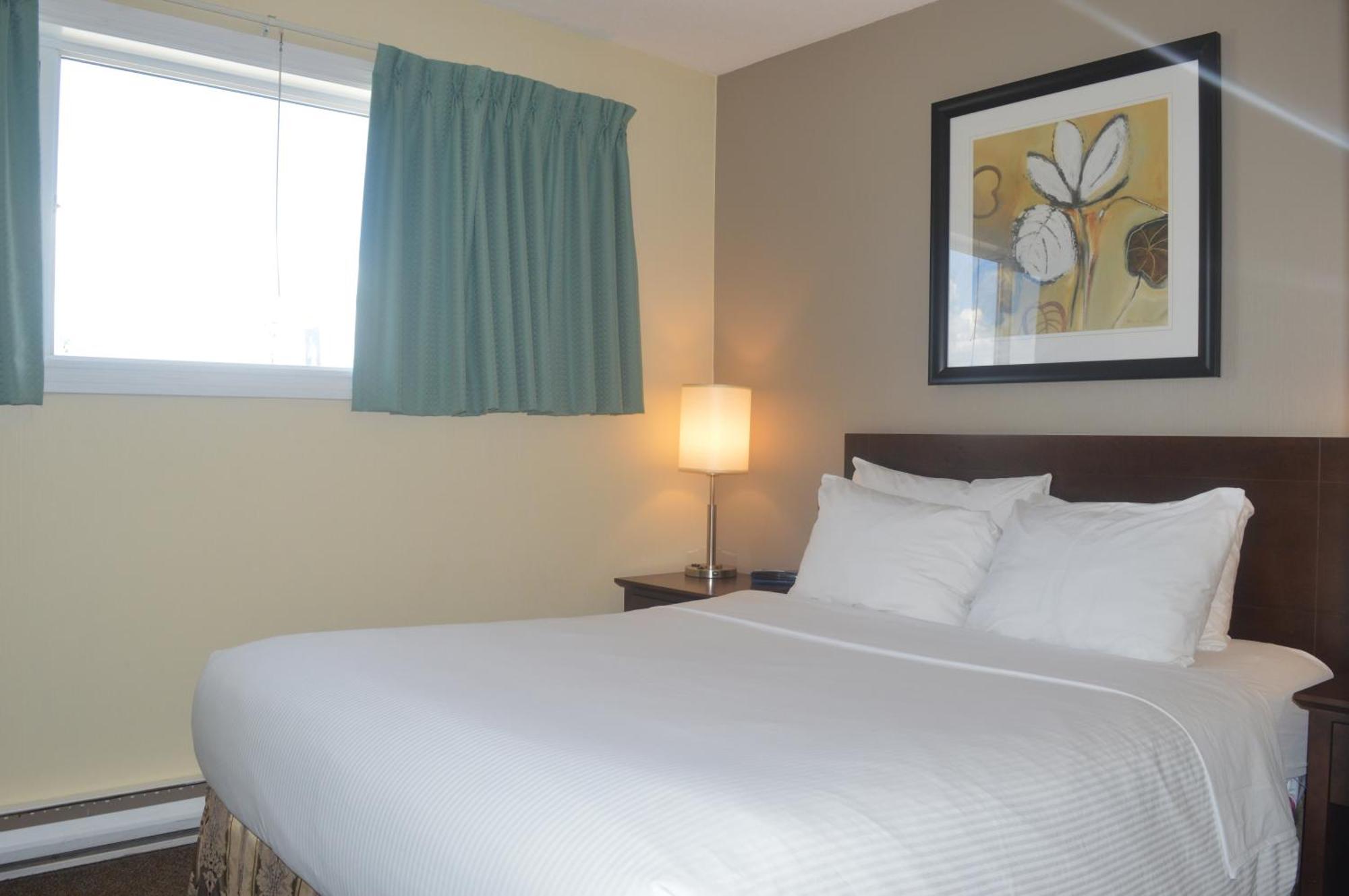 Siesta Suites Kelowna Dış mekan fotoğraf