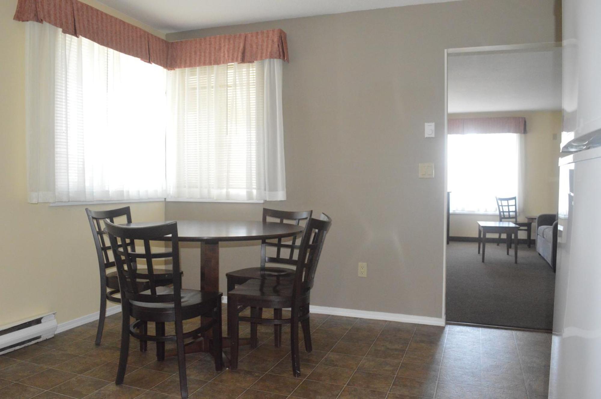 Siesta Suites Kelowna Dış mekan fotoğraf