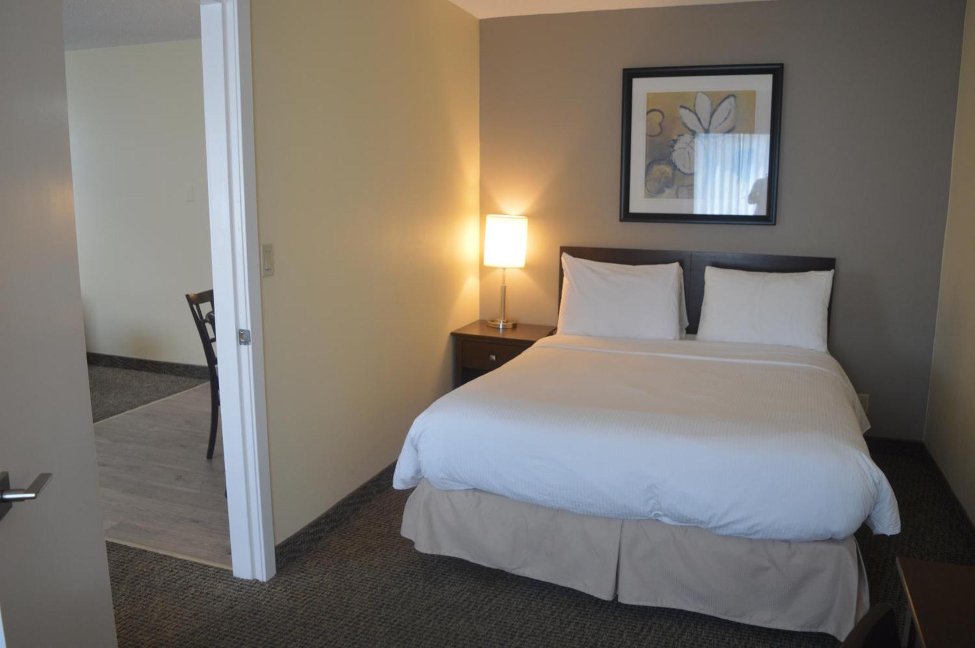 Siesta Suites Kelowna Dış mekan fotoğraf
