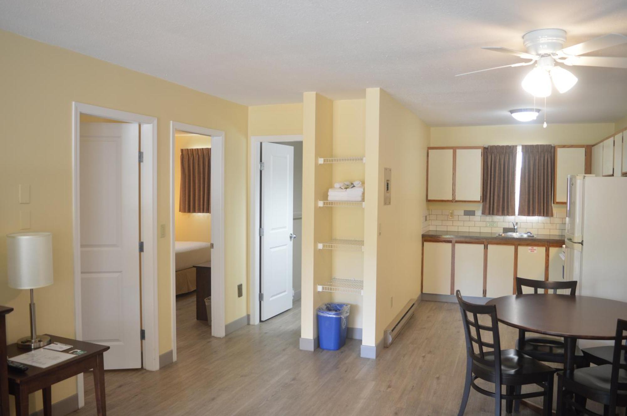 Siesta Suites Kelowna Dış mekan fotoğraf
