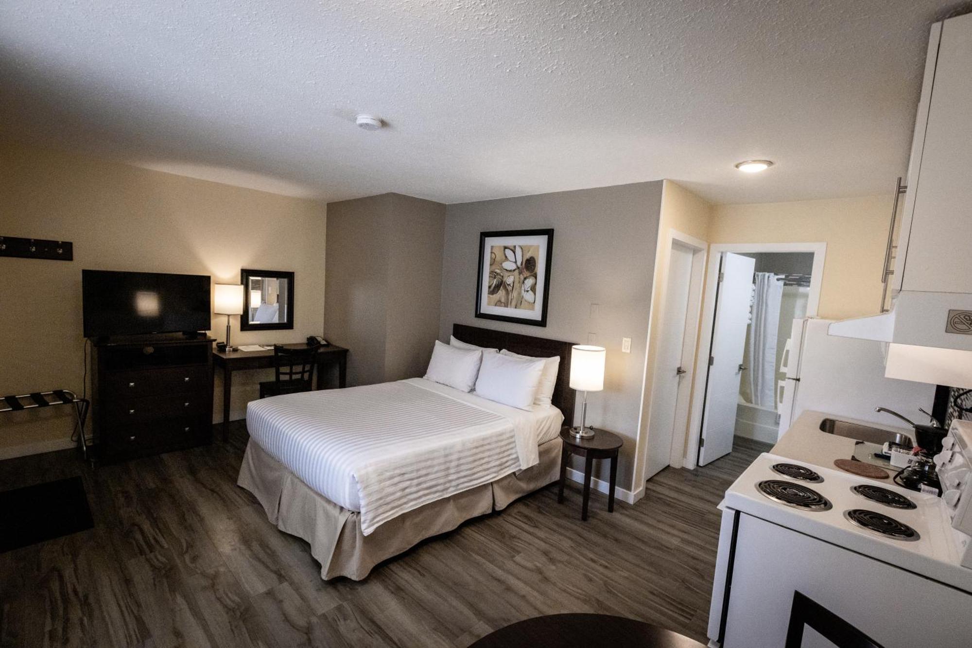 Siesta Suites Kelowna Dış mekan fotoğraf