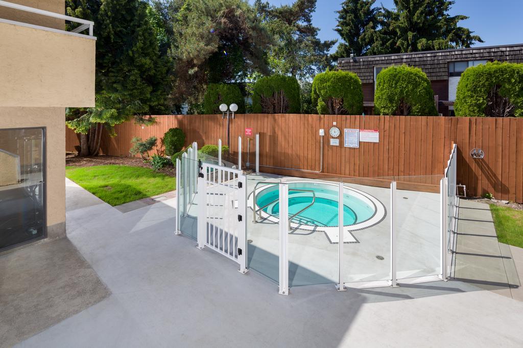 Siesta Suites Kelowna Dış mekan fotoğraf