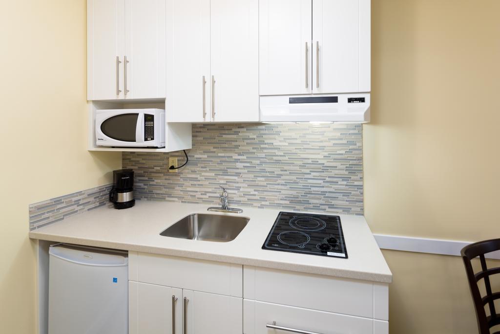 Siesta Suites Kelowna Dış mekan fotoğraf