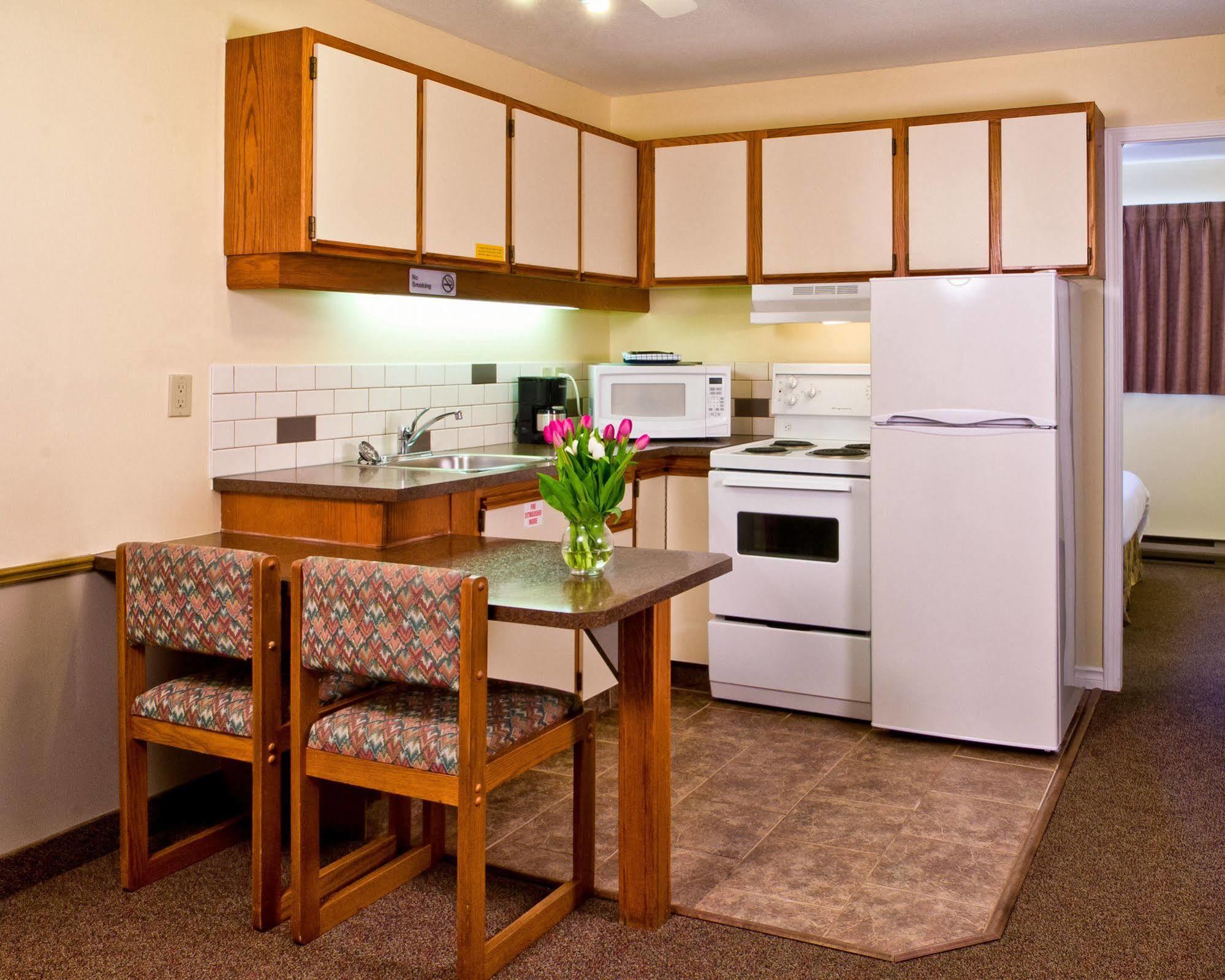 Siesta Suites Kelowna Dış mekan fotoğraf