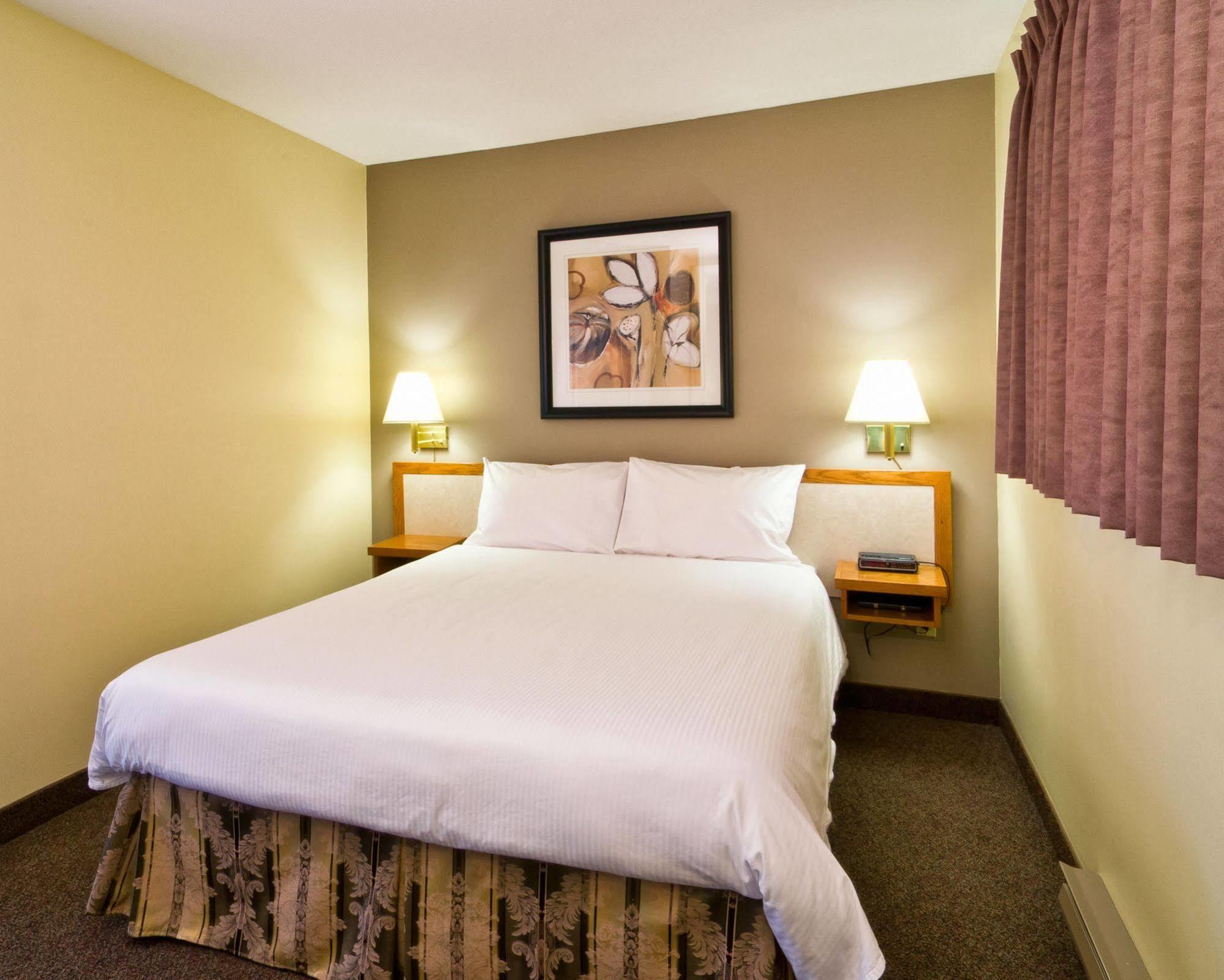 Siesta Suites Kelowna Dış mekan fotoğraf