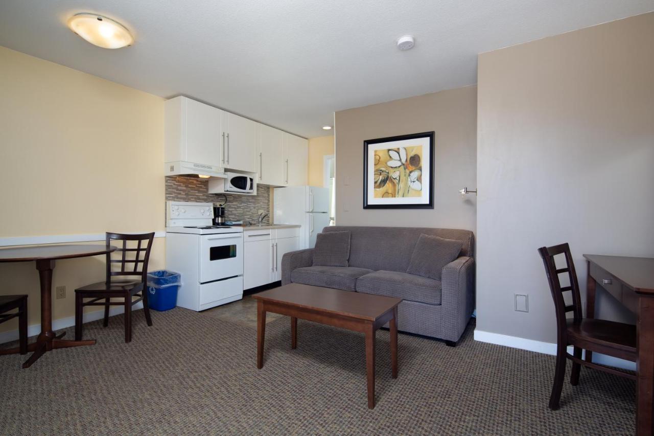 Siesta Suites Kelowna Dış mekan fotoğraf