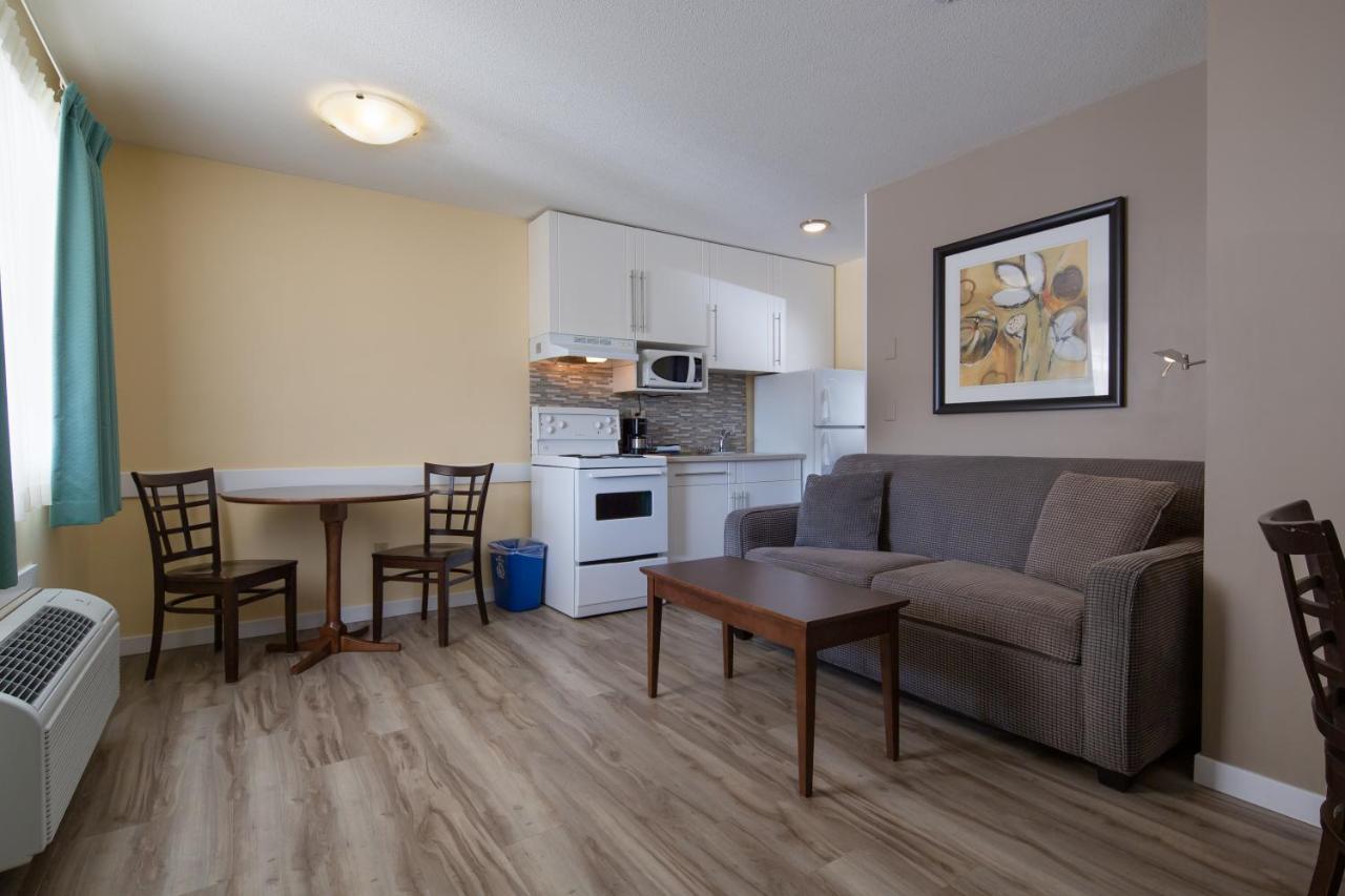 Siesta Suites Kelowna Dış mekan fotoğraf