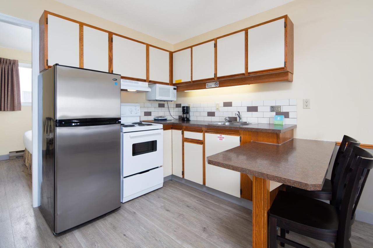 Siesta Suites Kelowna Dış mekan fotoğraf