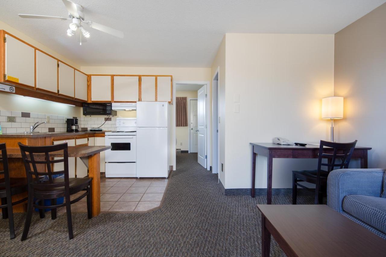 Siesta Suites Kelowna Dış mekan fotoğraf